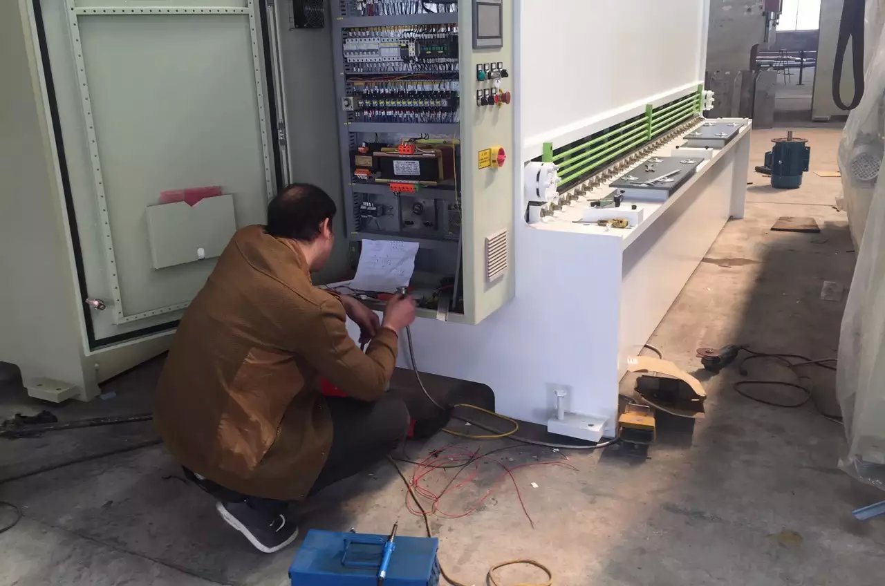 三科智控|數(shù)控折彎機|數(shù)控剪板機|折彎機改造數(shù)控|剪板機改裝數(shù)控|折彎機改裝后檔料|剪板機改造數(shù)控系統(tǒng)|折彎機機器人|折彎機改造|剪板機改造升級