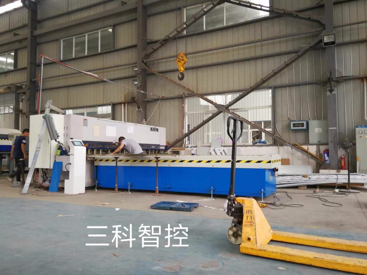 三科智控|數(shù)控折彎機(jī)|數(shù)控剪板機(jī)|折彎機(jī)改造數(shù)控|剪板機(jī)改裝數(shù)控|折彎機(jī)改裝后檔料|剪板機(jī)改造數(shù)控系統(tǒng)|折彎機(jī)機(jī)器人|折彎機(jī)改造|剪板機(jī)改造升級(jí)