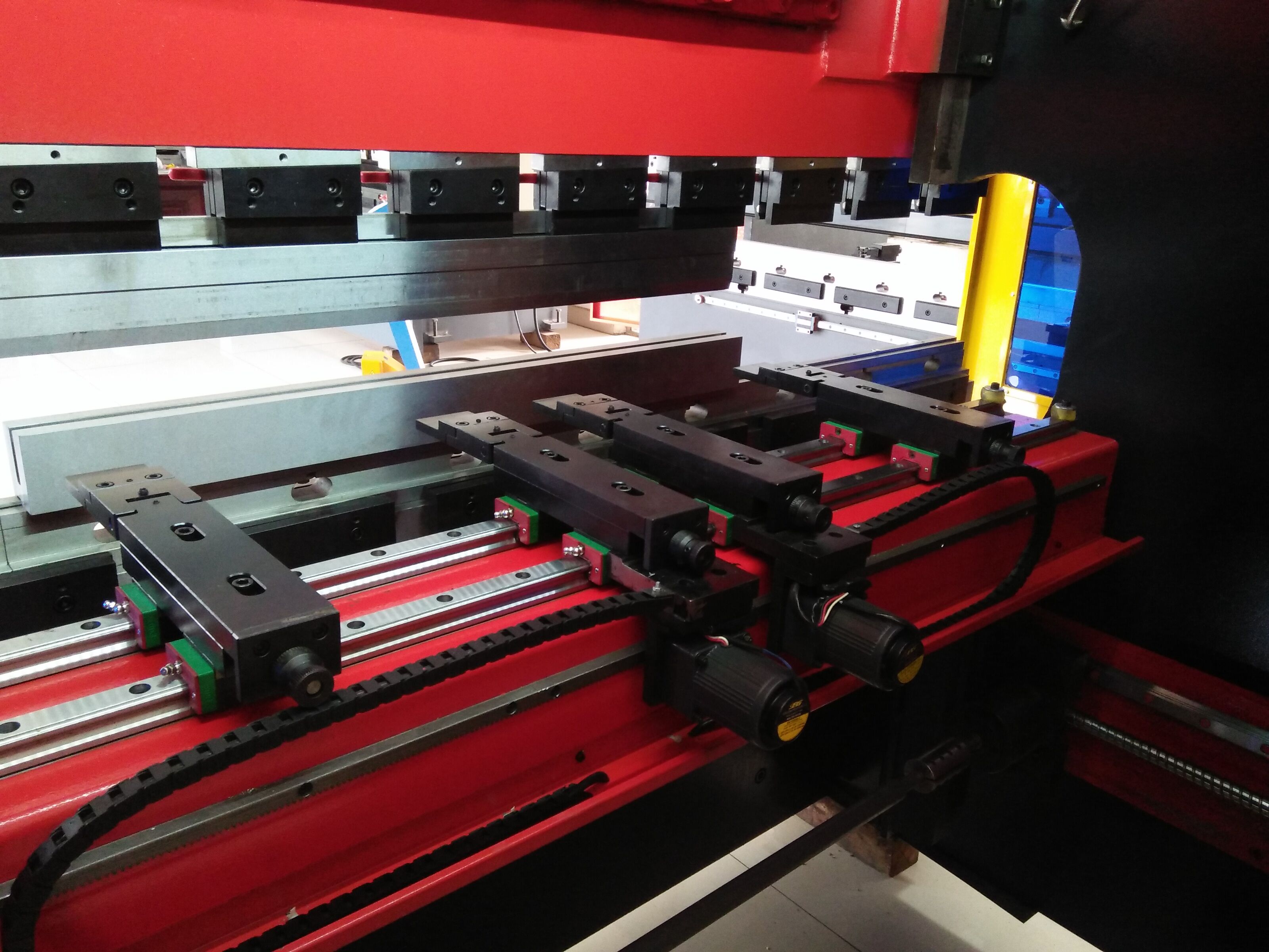 三科智控|數(shù)控折彎機|數(shù)控剪板機|折彎機改造數(shù)控|剪板機改裝數(shù)控|折彎機改裝后檔料|剪板機改造數(shù)控系統(tǒng)|折彎機機器人|折彎機改造|剪板機改造升級